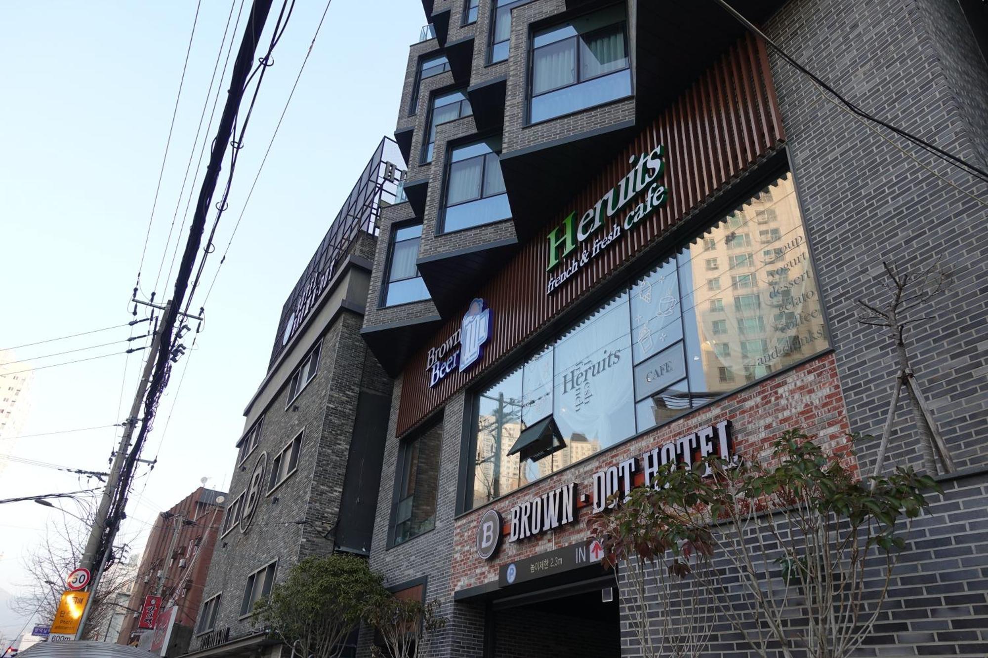 Brown Dot Hotel Changwon Dış mekan fotoğraf
