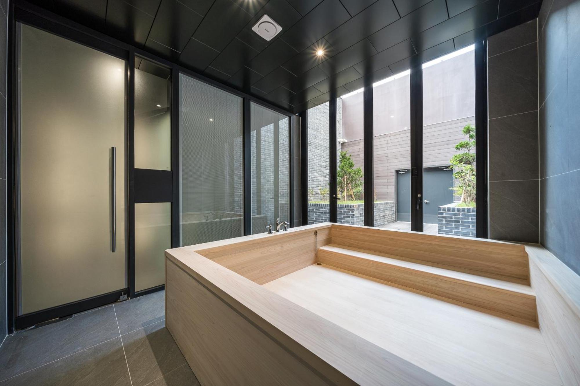 Brown Dot Hotel Changwon Dış mekan fotoğraf