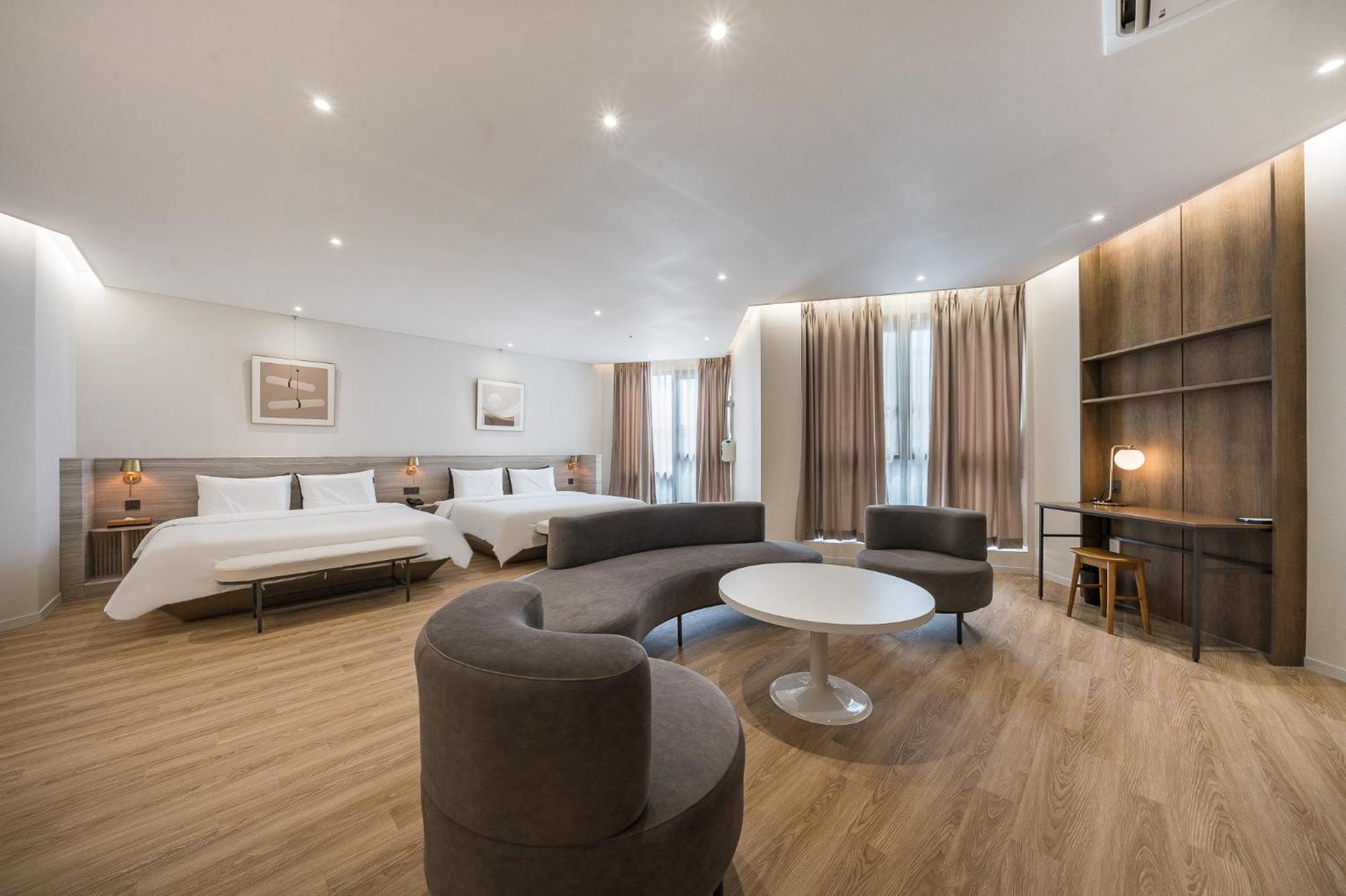 Brown Dot Hotel Changwon Dış mekan fotoğraf