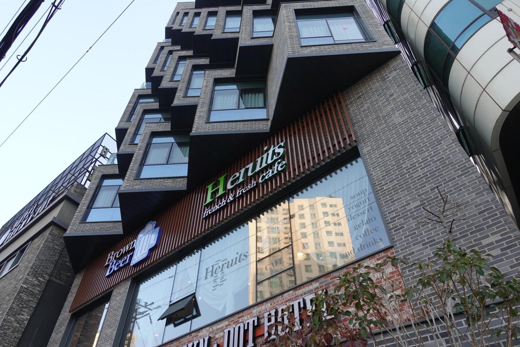 Brown Dot Hotel Changwon Dış mekan fotoğraf